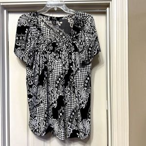 Style & Co Shortsleeved polyester & spandex top